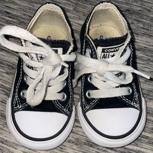 Black Converse toddler size 4!